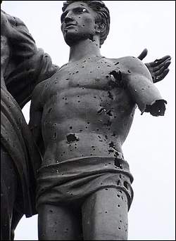 Photo: Martyrs' Statue